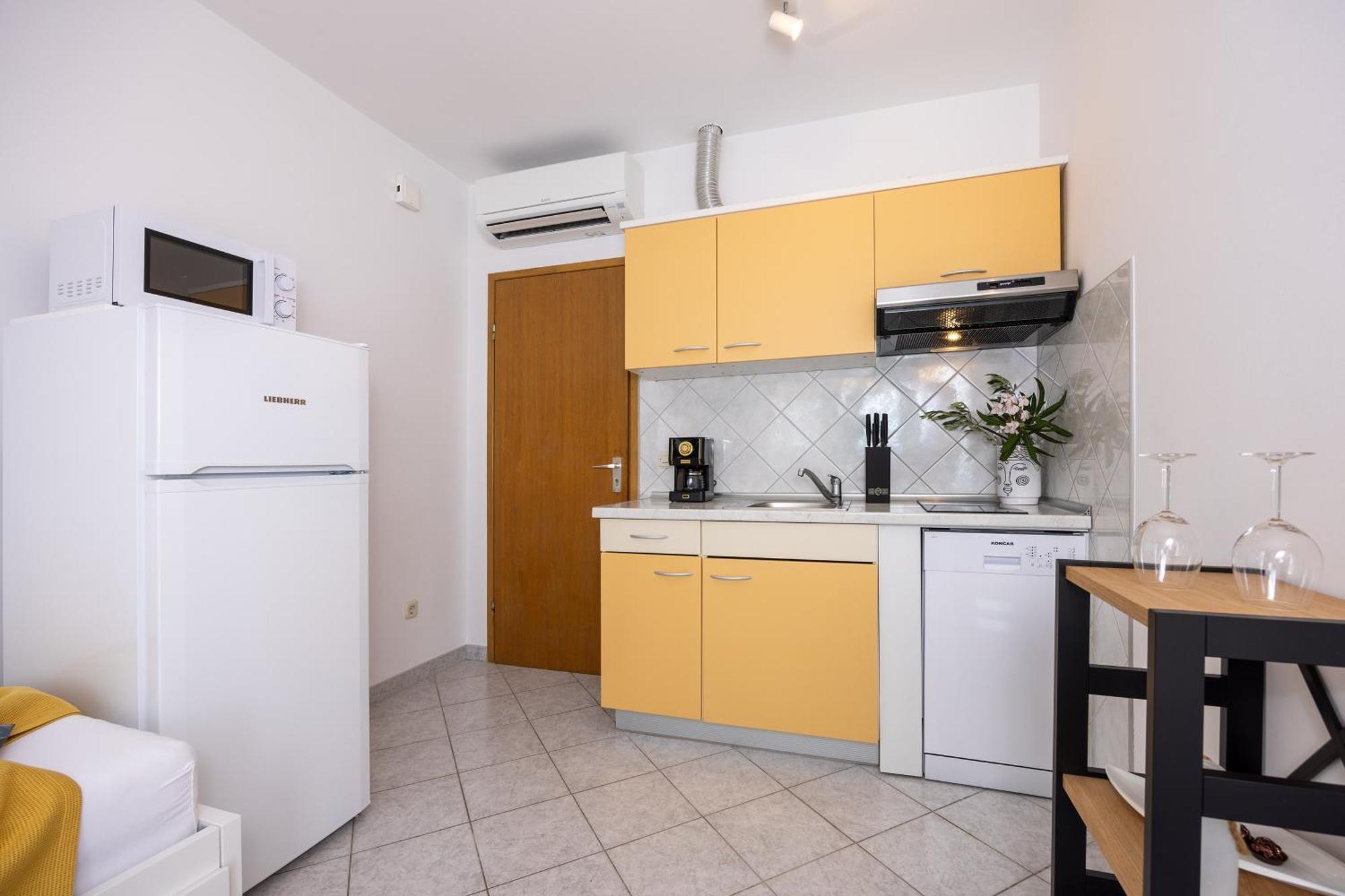 Apartments Stomarica Brela Exterior photo